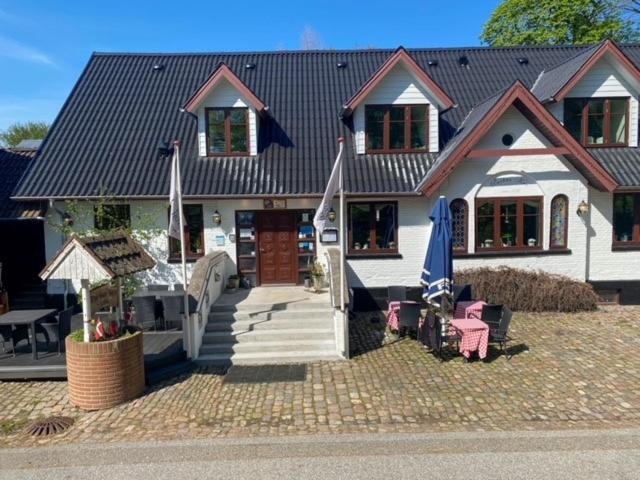 Purhus Kro Fårup エクステリア 写真